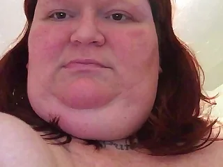 Amature fat Jessie masturbates hairy pussy with vibrator