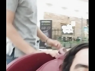 Hombre maduron se coge sill&oacute;n vibrador