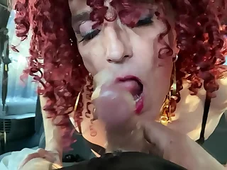 Arcanne en voiture quelle salope &excl;&excl;