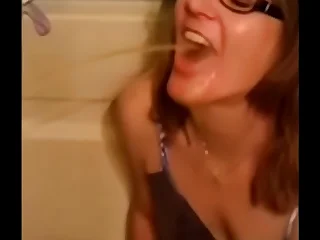 Amateur wife Drinks 2 guys piss&excl;