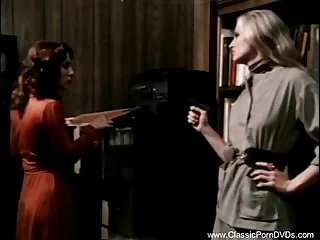 Vintage Lesbians From 1973 Lick Pussy