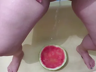 Piss and wash with urine&period; Busty milf loves dirty fetish&period; Amateur compilation in along to bathtub&period; PAWG&period;