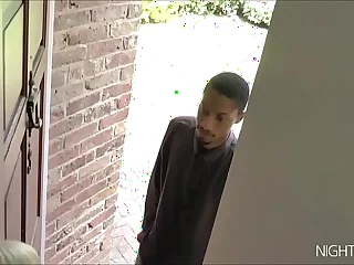 Black male escort joins to a mature clamp