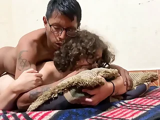 Morrita le encanta por el culo despu&eacute;s de su primer anal&period; Videos completos en benumbed p&aacute;gina de Sheer