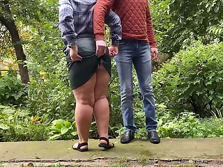 Chubby Amateur MILF pissing outdoor